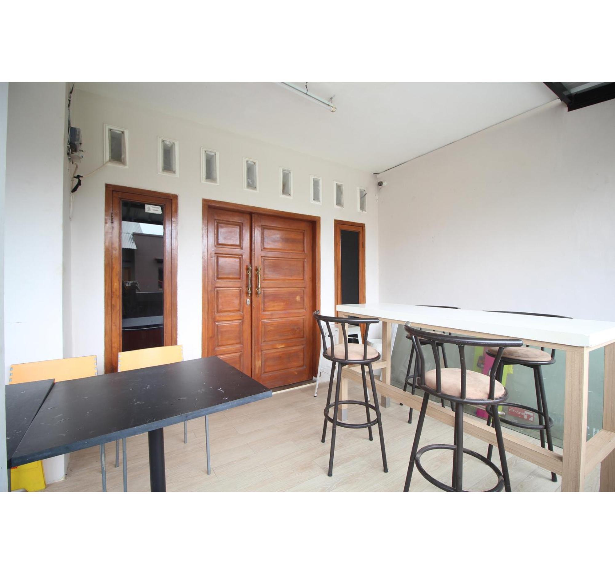 Oyo Life 2273 Pratama Homestay Bandar Lampung Exterior foto